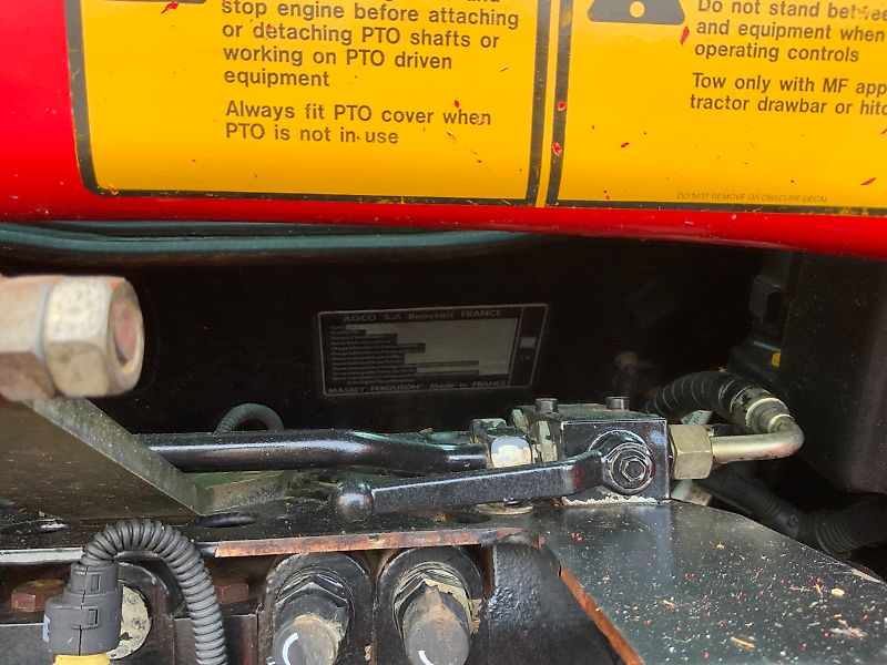 Massey Ferguson 6480 DYNA-6 Tractor (ST24945)