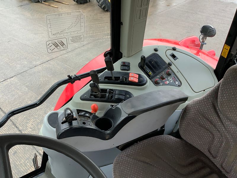 Massey Ferguson 6480 DYNA-6 Tractor (ST24945)