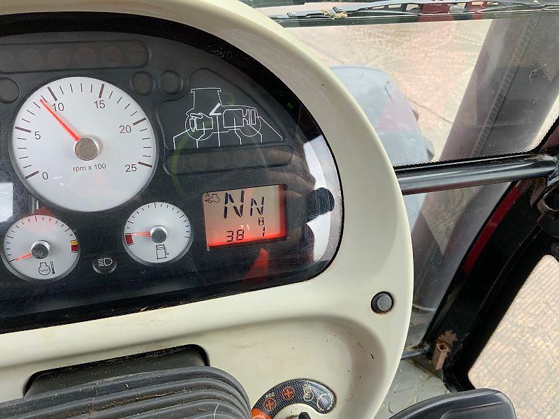 Massey Ferguson 6480 DYNA-6 Tractor (ST24945)