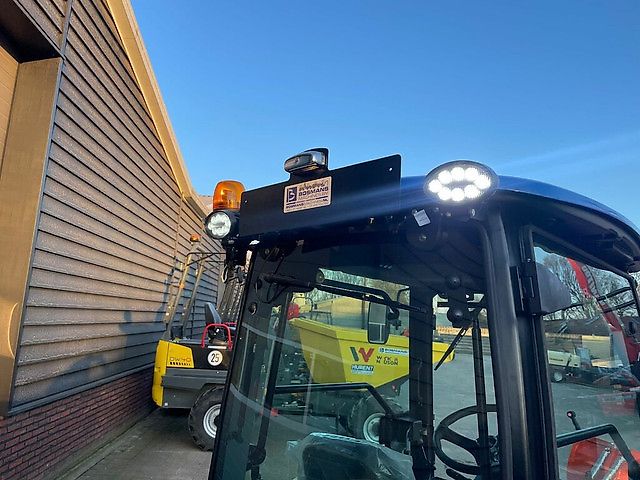 Solis 26 HST minitractor CABINE (optie zoustrooier, sneeuwschuif)