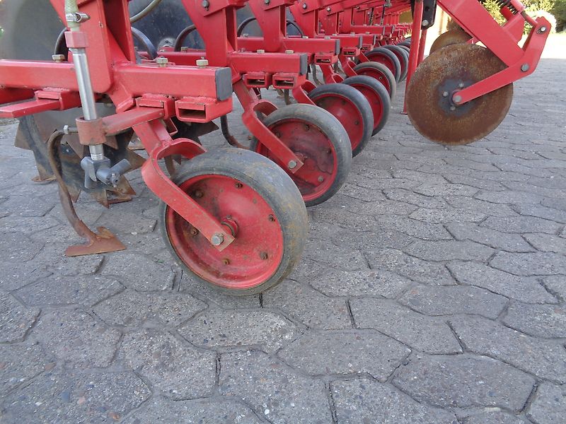 Rau 12 Reihige HackeHydr Klappun TYP Culti Crop 45cm