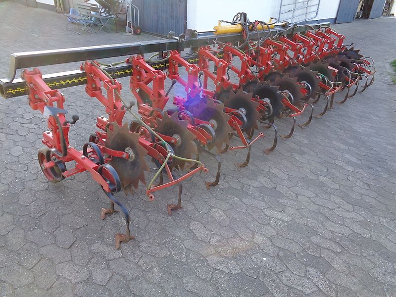 Rau 12 Reihige HackeHydr Klappun TYP Culti Crop 45cm