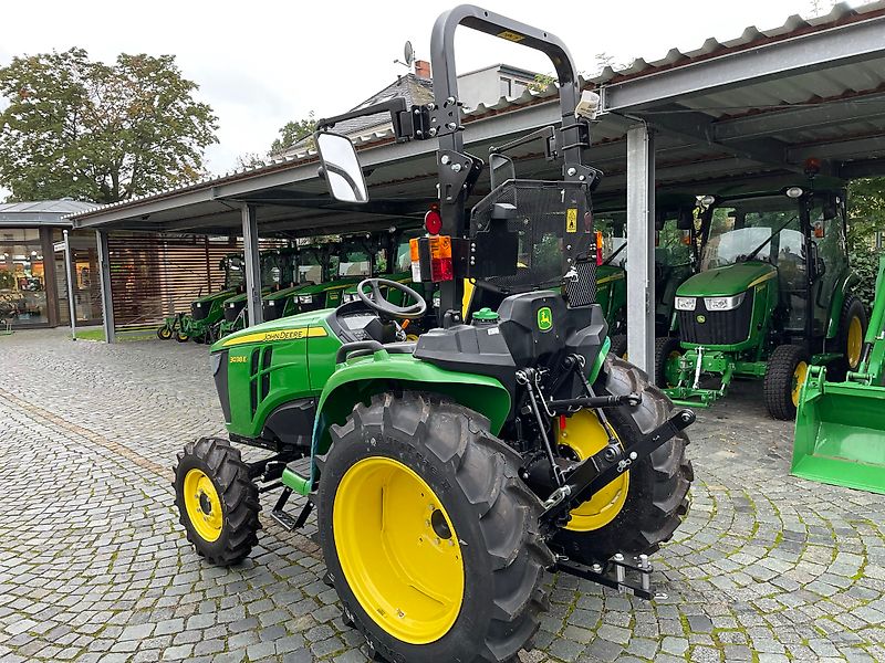 John Deere 3038E