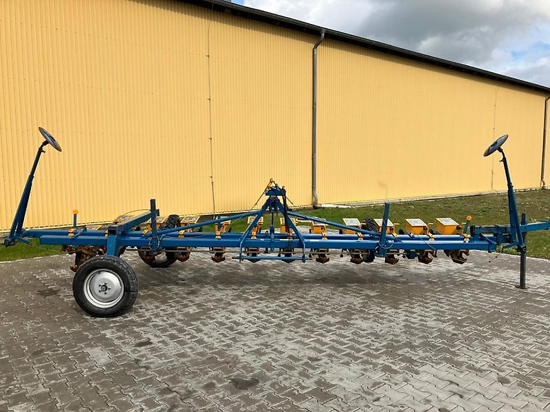 Kleine RÜBENDRILLMASCHINE KLEINE UNICORN