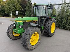 John Deere 2850