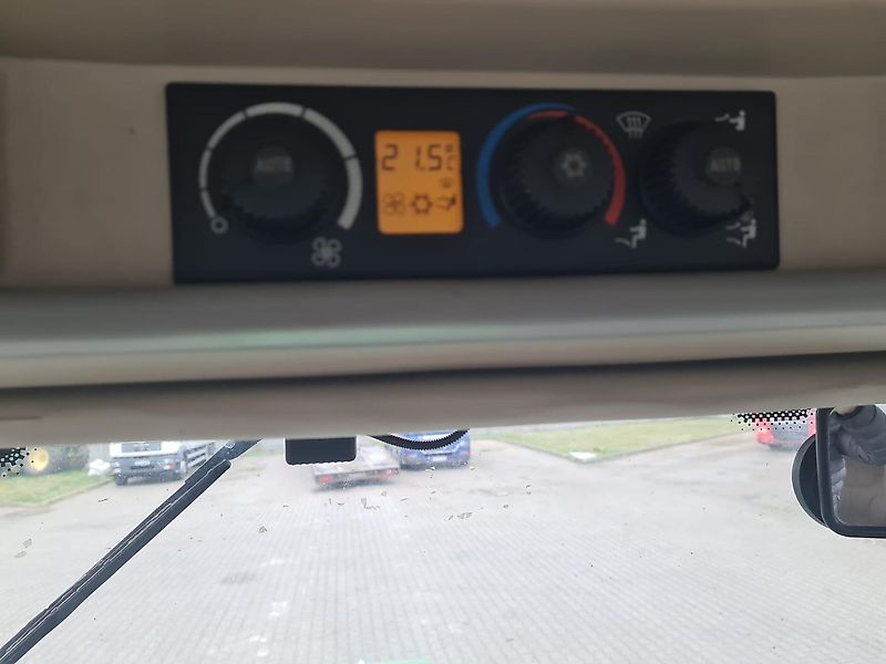 John Deere 6820, TLS