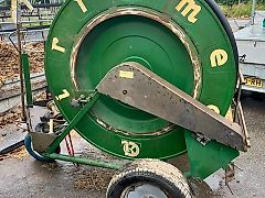 Irrimec beregeningshaspel met sproeiwagen en Caprari waterpomp aftakas aangedreven.