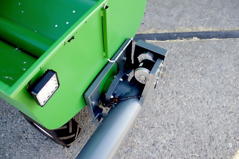 Elektrisch angetriebener Futterwagen mit Förderschnecke Rinder 400L