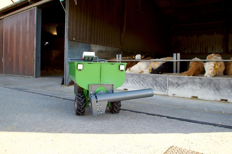 Elektrisch angetriebener Futterwagen mit Förderschnecke Rinder 400L