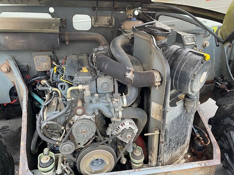 Claas Scorpion 7045 PLUS Varipower reparaturbedürftig