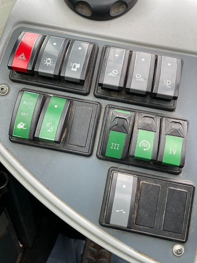 Claas Scorpion 7045 PLUS Varipower reparaturbedürftig