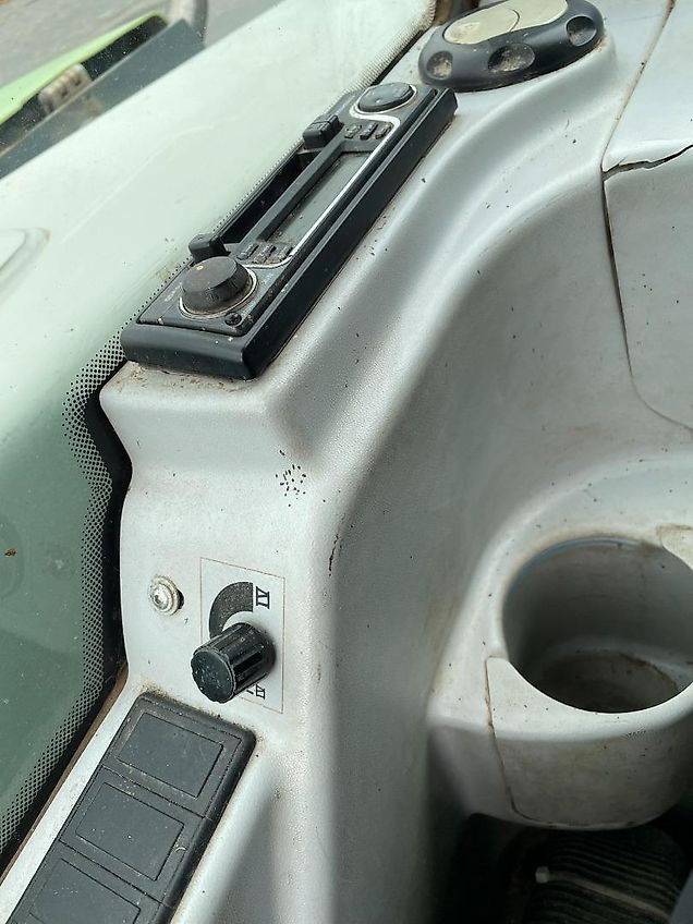 Claas Scorpion 7045 PLUS Varipower reparaturbedürftig