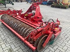 Kverneland NG-M 101 mit Kerner Walze