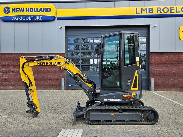 New Holland E25D minikraan