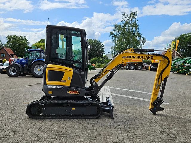 New Holland E25D minikraan