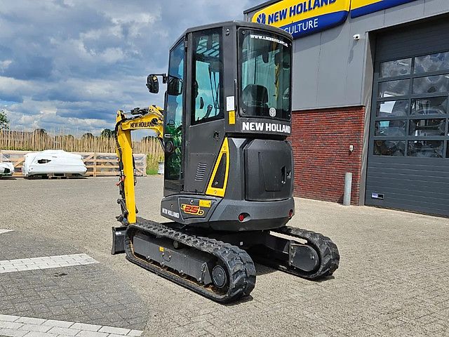 New Holland E25D minikraan
