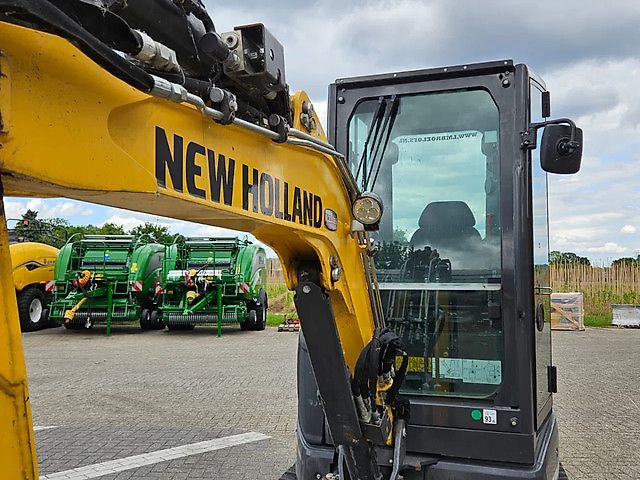 New Holland E25D minikraan