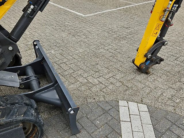 New Holland E25D minikraan