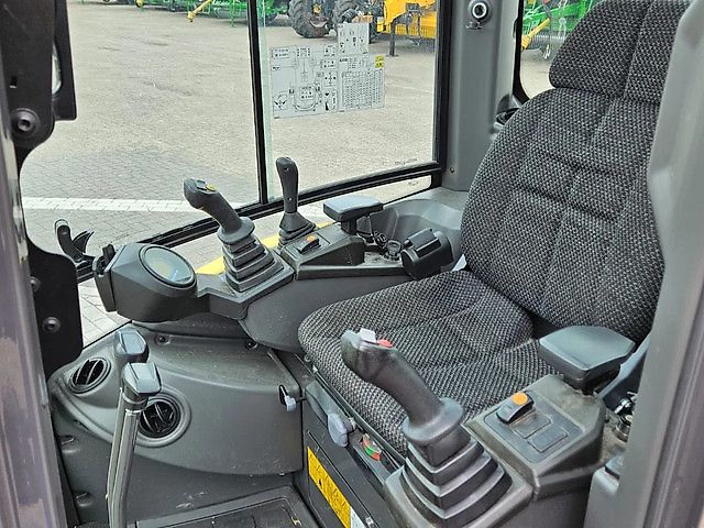 New Holland E25D minikraan