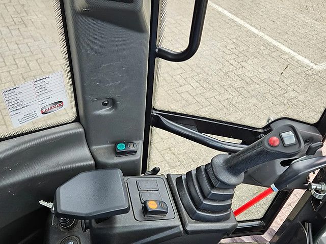 New Holland E25D minikraan