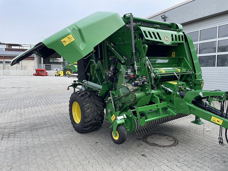 John Deere V461 R