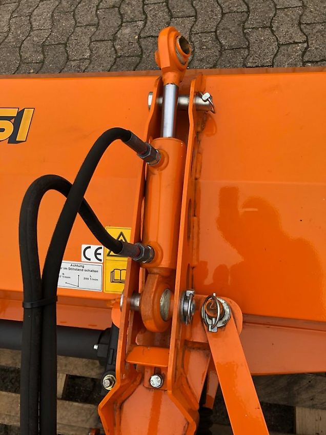 Iseki Iseki KM 170 Frontkehrmaschine * Winterdienst * UNBENUTZT