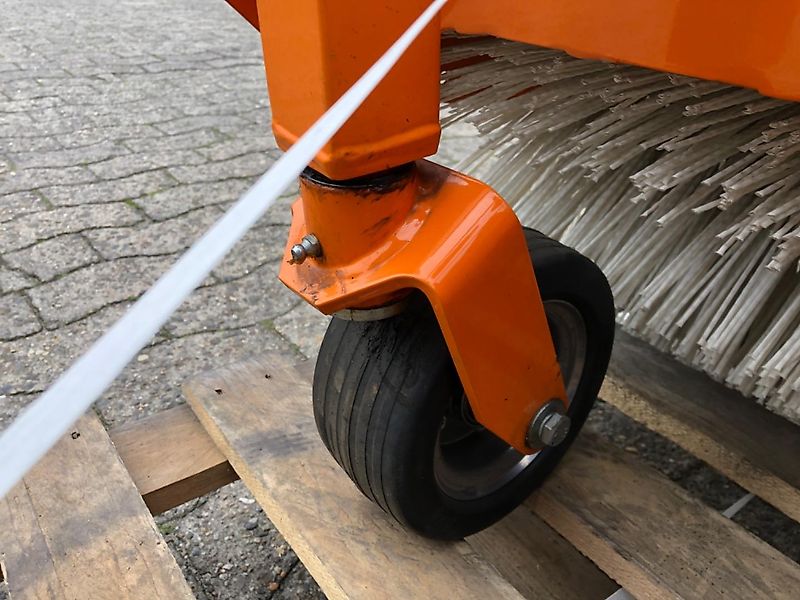 Iseki Iseki KM 170 Frontkehrmaschine * Winterdienst * UNBENUTZT