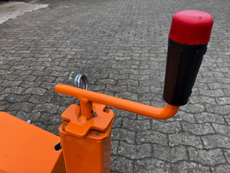 Iseki Iseki KM 170 Frontkehrmaschine * Winterdienst * UNBENUTZT