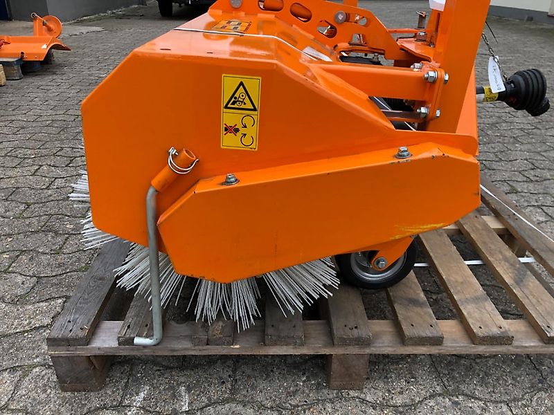 Iseki Iseki KM 170 Frontkehrmaschine * Winterdienst * UNBENUTZT