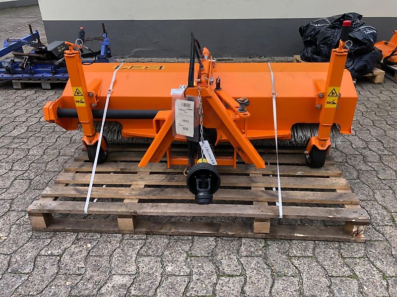 Iseki Iseki KM 170 Frontkehrmaschine * Winterdienst * UNBENUTZT