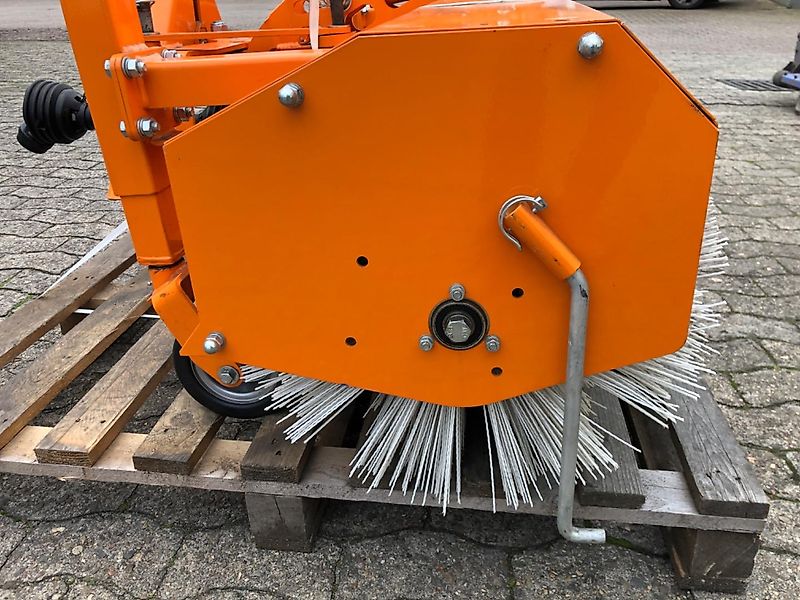 Iseki Iseki KM 170 Frontkehrmaschine * Winterdienst * UNBENUTZT