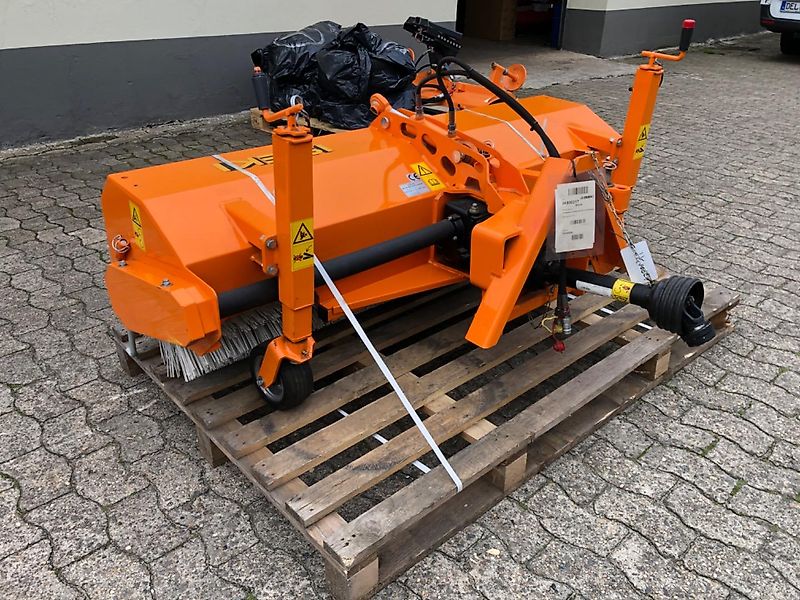 Iseki Iseki KM 170 Frontkehrmaschine * Winterdienst * UNBENUTZT