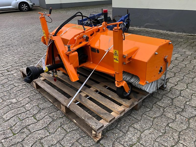 Iseki Iseki KM 170 Frontkehrmaschine * Winterdienst * UNBENUTZT