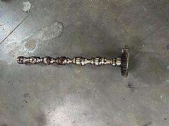 John Deere CRAMSHAFT (used) - John Deere 8R, 8030
