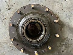 John Deere HUB (USED) - John Deere 6000, 6010, 6020