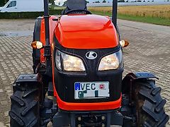 Kubota M7040 Narrow