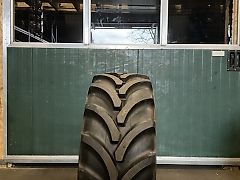 Vredestein Traxion Versa 400/70R20 149B