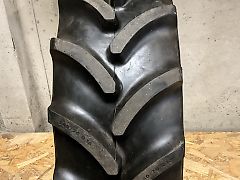 Vredestein Traxion 70 240/70R16 104D