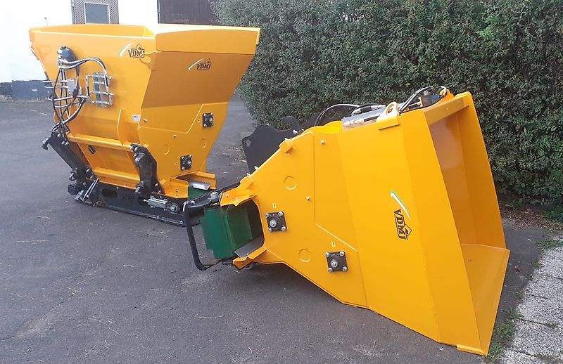 VDMJ CV2R-1700 Liegeboxen Einstreumaschine Mais - TMR Verteilschaufel Kompostverteiler