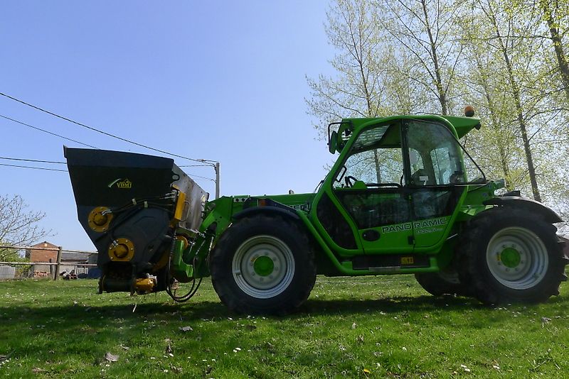 VDMJ CV2R-1700 Liegeboxen Einstreumaschine Mais - TMR Verteilschaufel Kompostverteiler