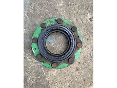 John Deere HUB,DRIVE AXLE (used) - John Deere 6000, 6010, 6020