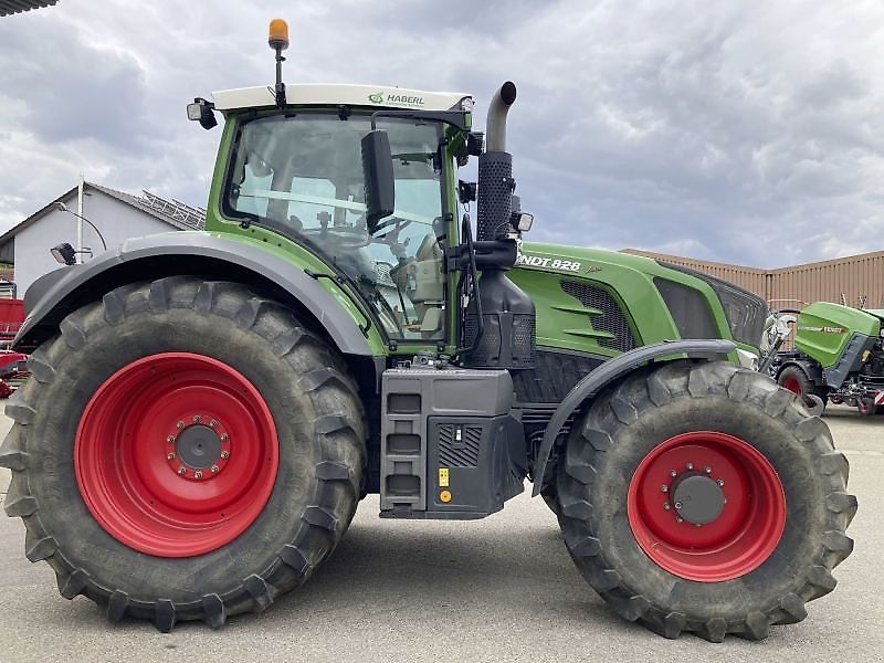 Fendt 828 VARIO S4 PROFI PLUS