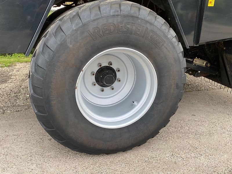 New Holland New Holland BB 9060A, met W-rotor, direct inzetbaar