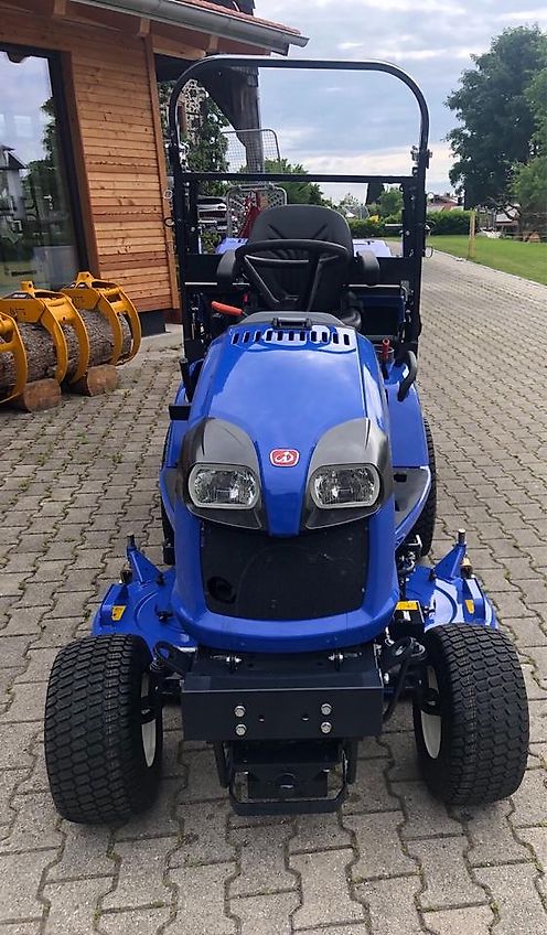 Iseki SXG 327 Mähtraktor mit Hochentleerung