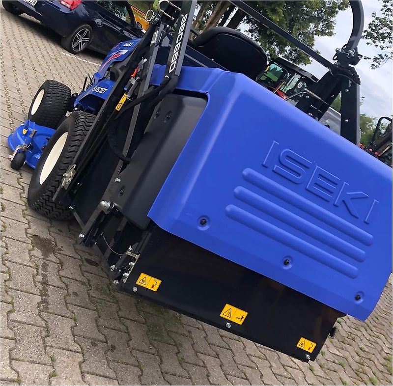 Iseki SXG 327 Mähtraktor mit Hochentleerung