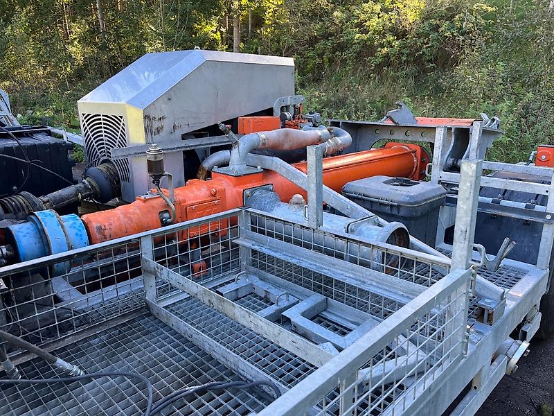 Perwolf Pumpenanhänger für Gülleverschlauchung