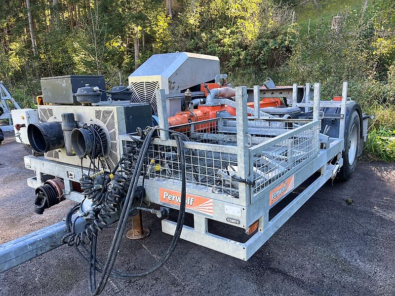 Perwolf Pumpenanhänger für Gülleverschlauchung