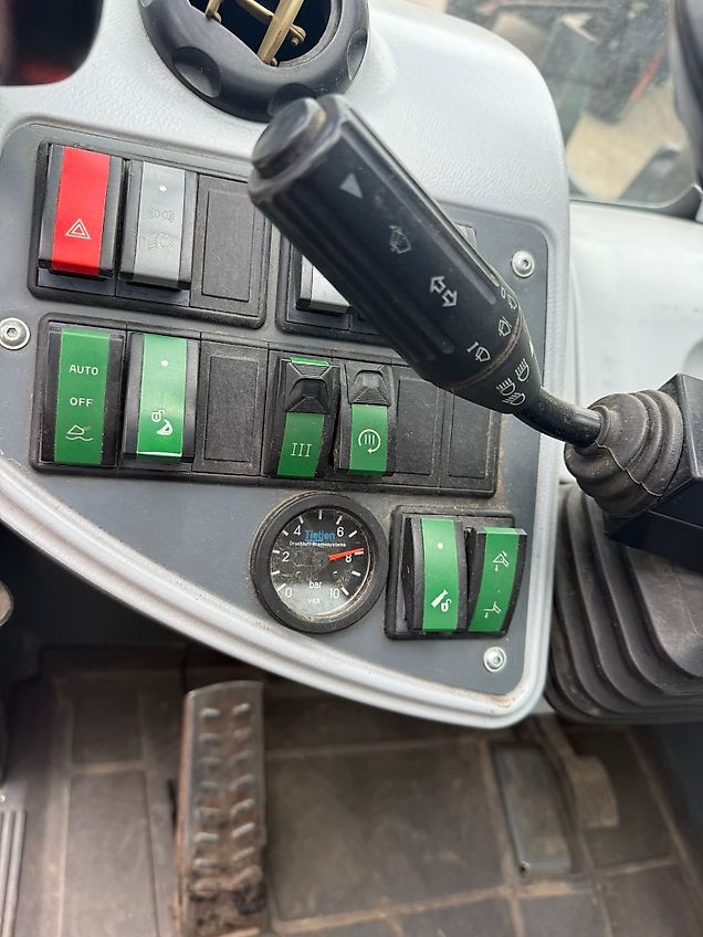 Claas Scorpion Kramer 9040 plus