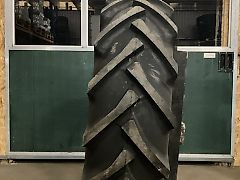 Alliance Farmpro 324 18.4-34 8 PR 142A8