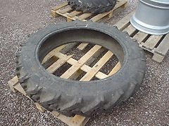 Unbekannt 9.5R32 112 A8 Radial, 1 x vorhanden